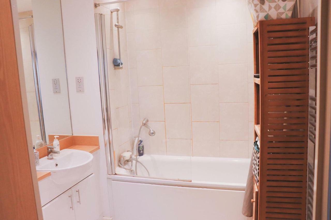 Premium Waterside Apartment Лондон Экстерьер фото